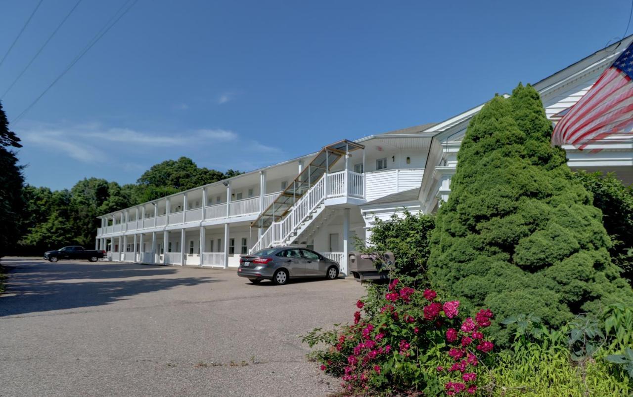 Hamilton Village Inn North Kingstown Bagian luar foto