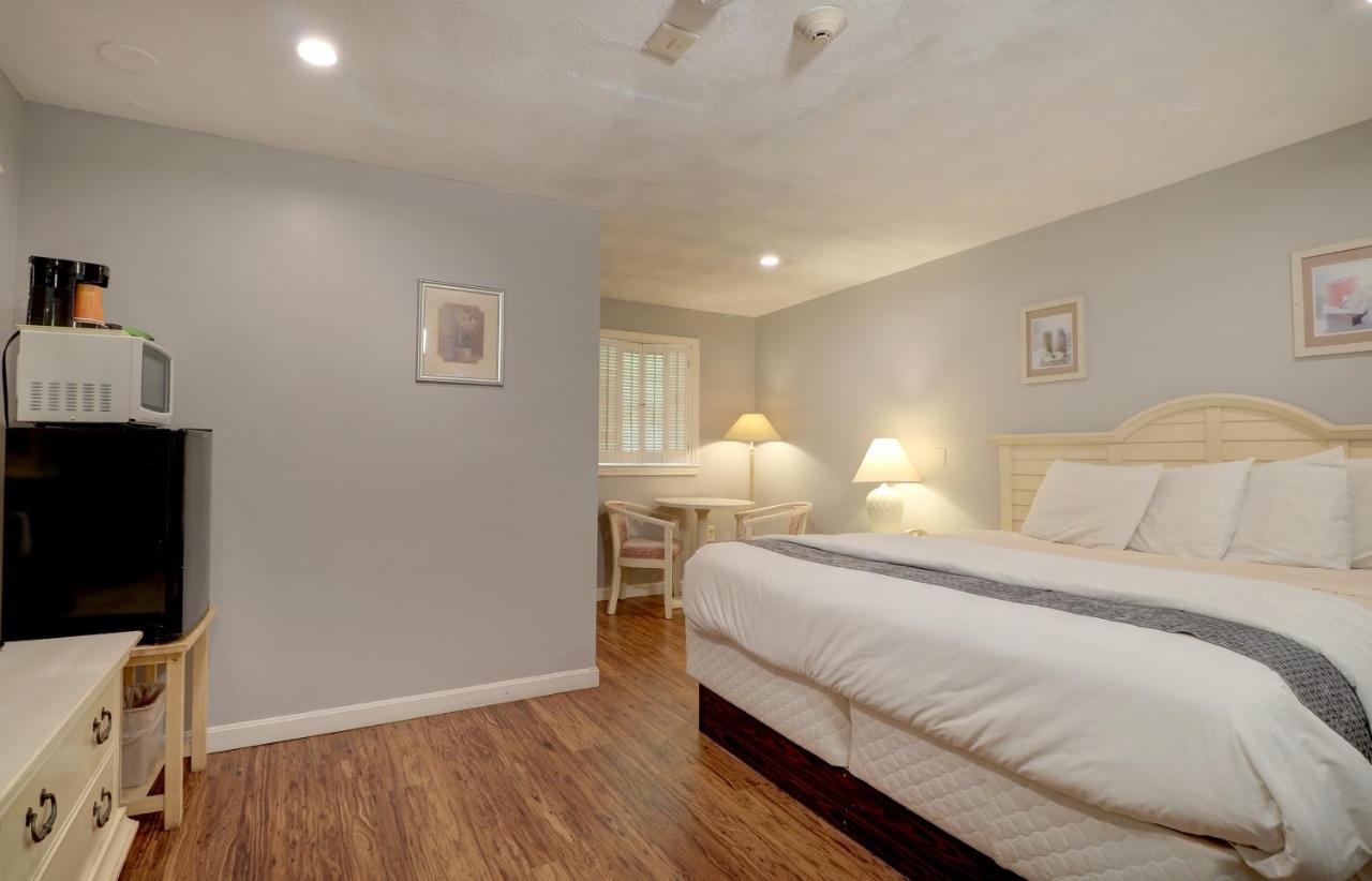 Hamilton Village Inn North Kingstown Bagian luar foto
