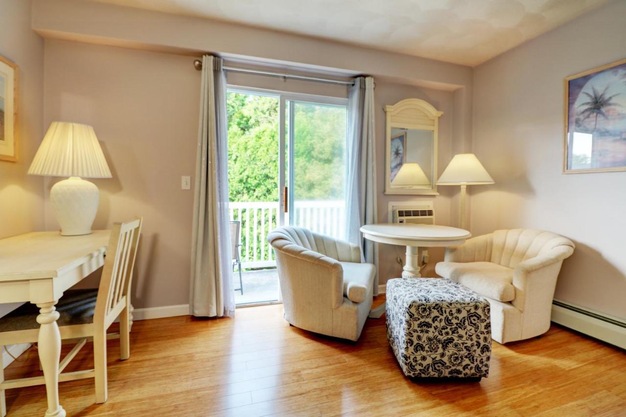 Hamilton Village Inn North Kingstown Bagian luar foto