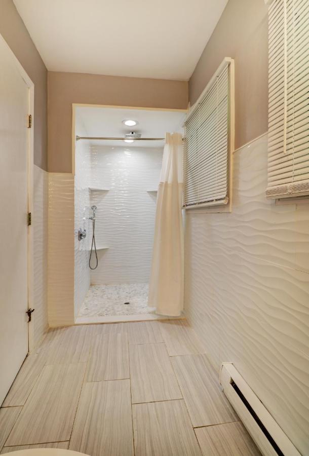Hamilton Village Inn North Kingstown Bagian luar foto