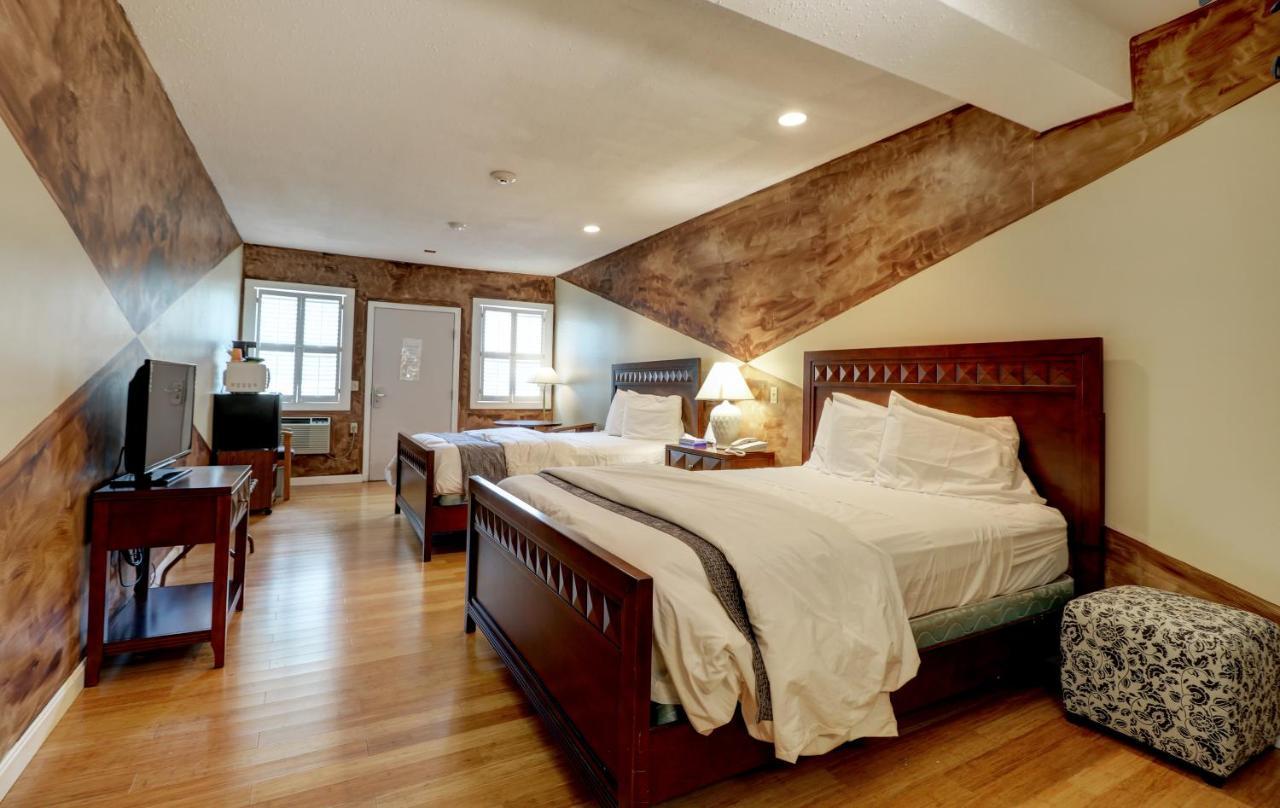 Hamilton Village Inn North Kingstown Bagian luar foto