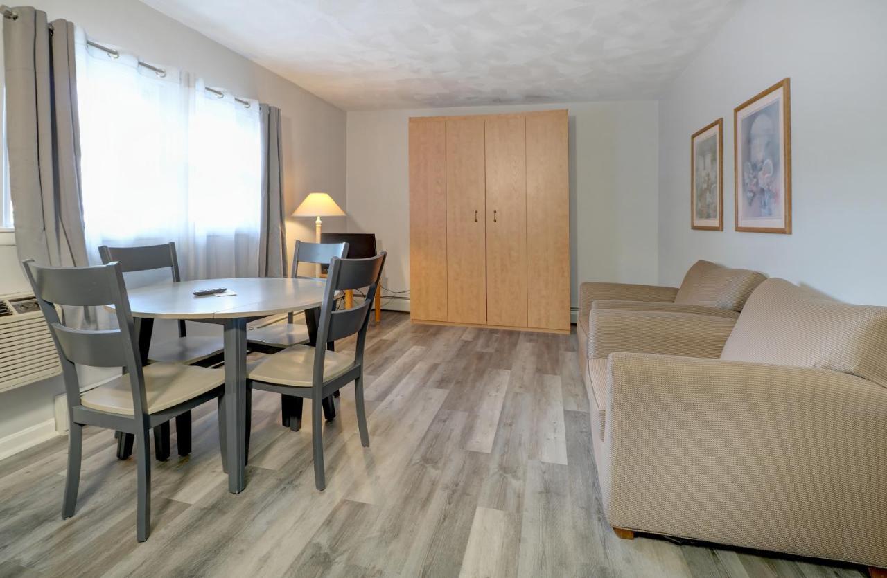 Hamilton Village Inn North Kingstown Bagian luar foto