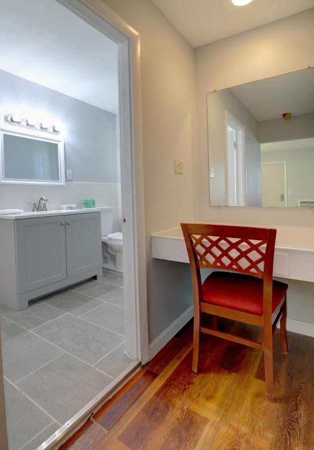 Hamilton Village Inn North Kingstown Bagian luar foto