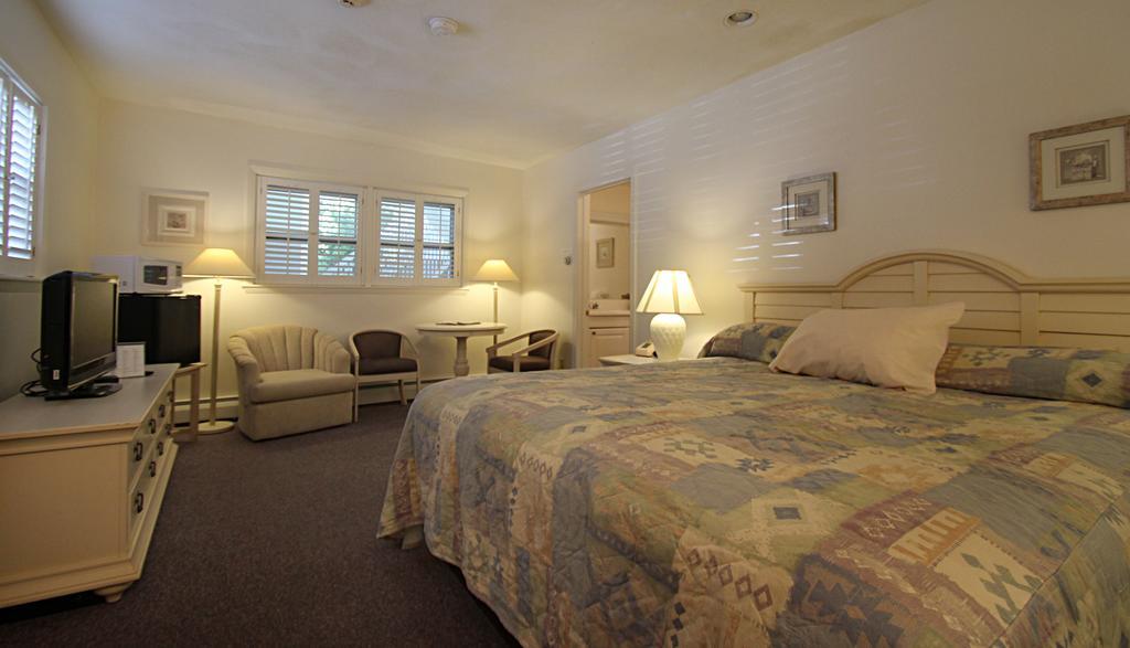 Hamilton Village Inn North Kingstown Bagian luar foto