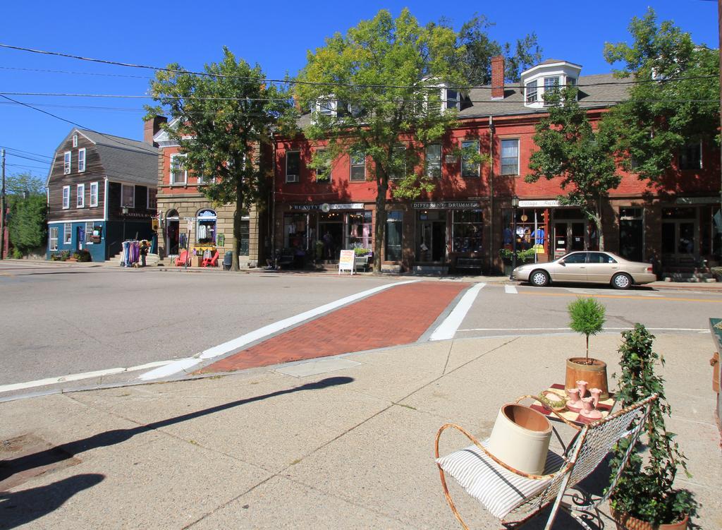 Hamilton Village Inn North Kingstown Bagian luar foto